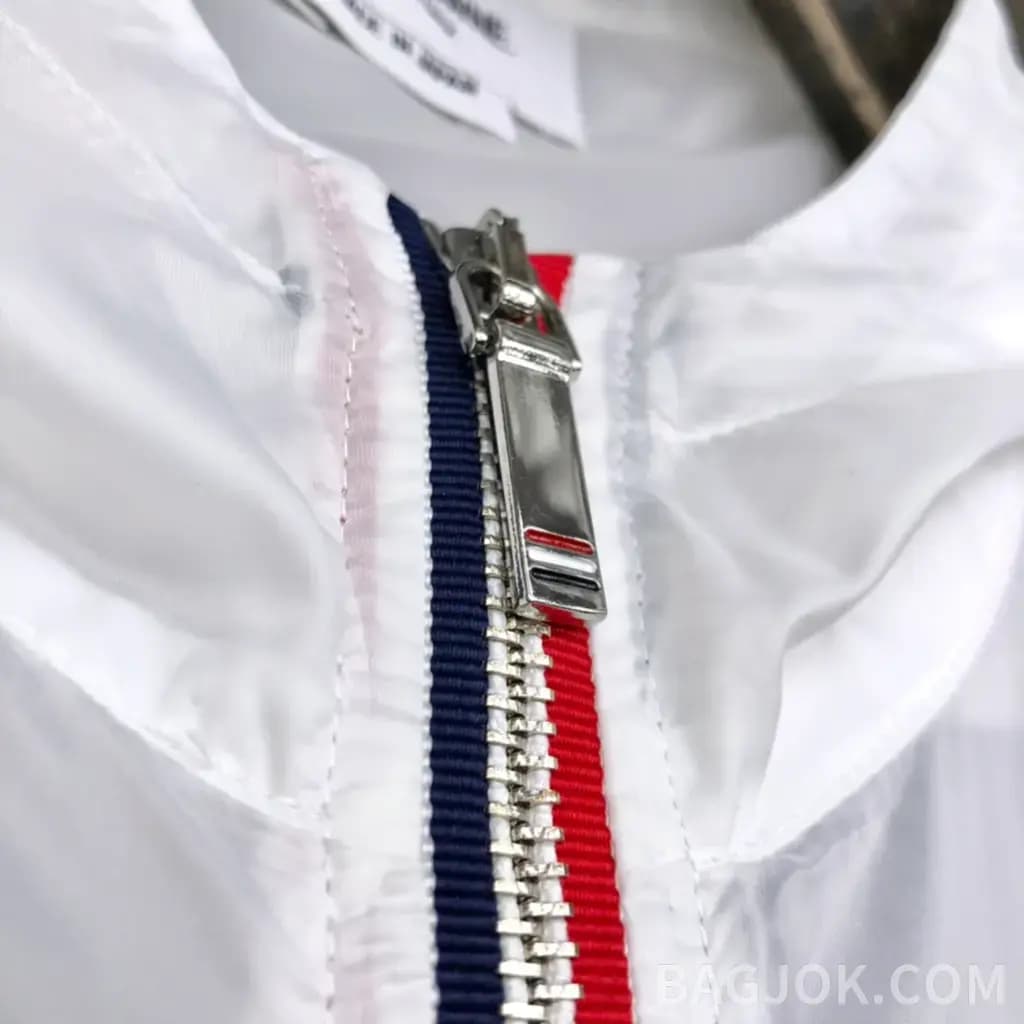 톰브라운 THOM BROWNE 웨일 그래픽 후드 윈드브레이커 상세 이미지