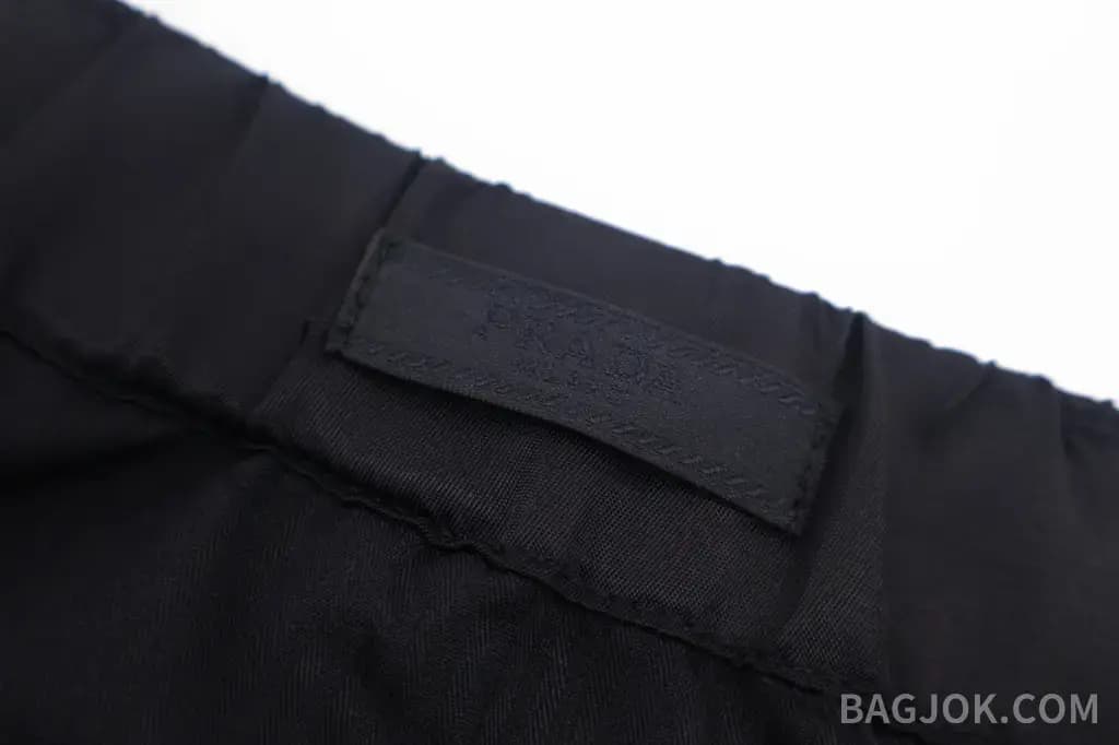 프라다 PRADA Re-Nylon 카고 쇼츠 상세 이미지