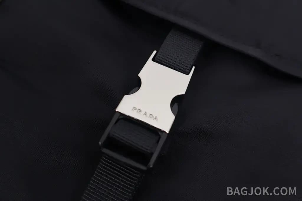 프라다 PRADA Re-Nylon 카고 쇼츠 상세 이미지