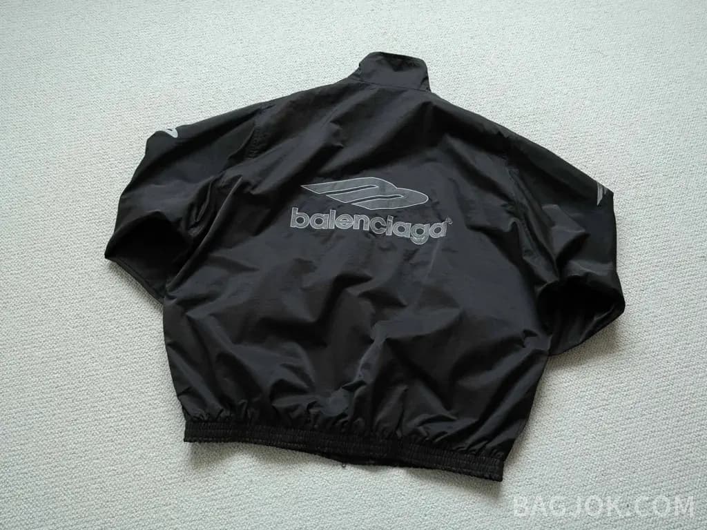 발렌시아가 BALENCIAGA Big Logo Windbreaker Jacket 상세 이미지