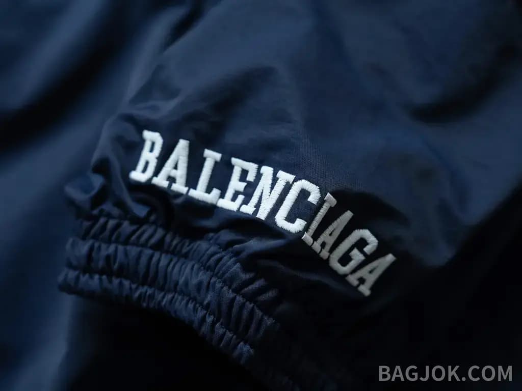 발렌시아가 BALENCIAGA Big Logo Windbreaker Jacket 상세 이미지