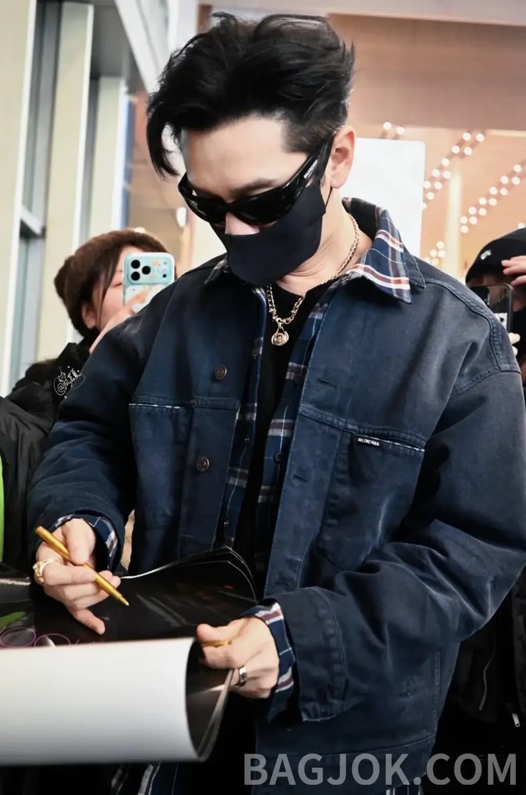 발렌시아가 BALENCIAGA 페이크 투피스 데님 자켓 상세 이미지