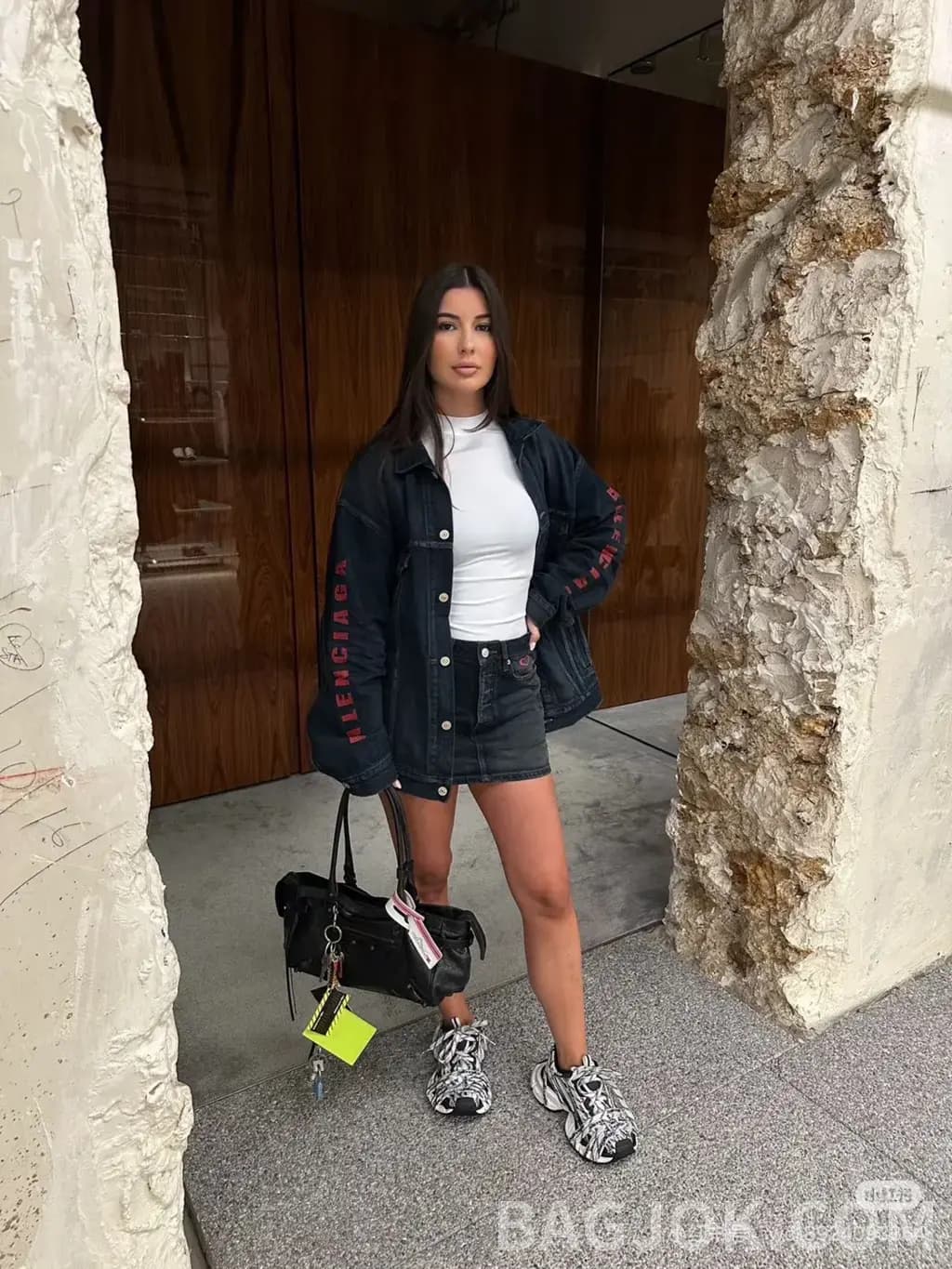 발렌시아가 BALENCIAGA 하트 로고 데님 트러커 자켓 상세 이미지