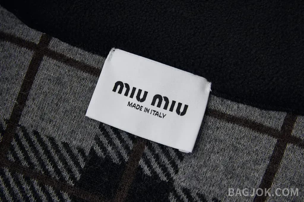 미우미우 MIU MIU 체크 테디 플리스 집업 상세 이미지