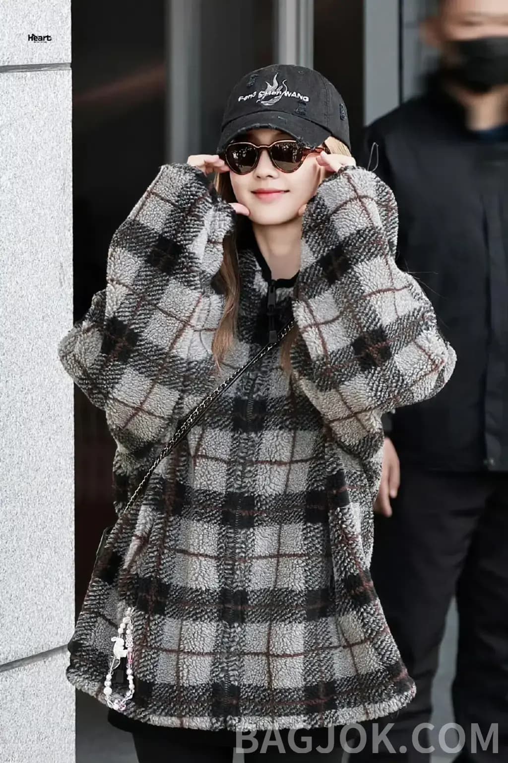 미우미우 MIU MIU 체크 테디 플리스 집업 상세 이미지