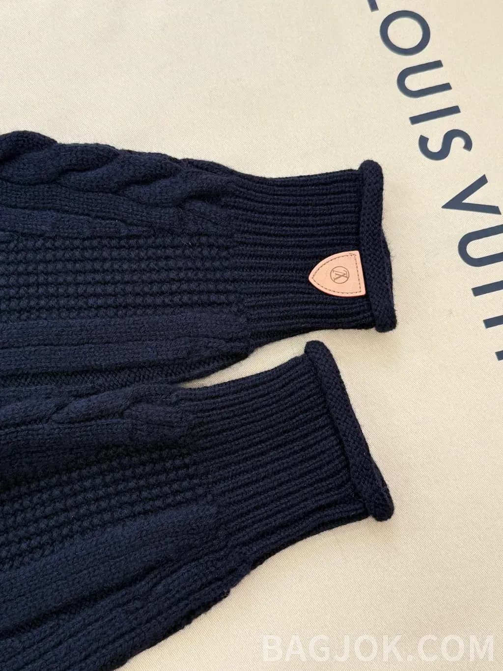 루이비통 LOUIS VUITTON 케이블 니트 카디건 상세 이미지