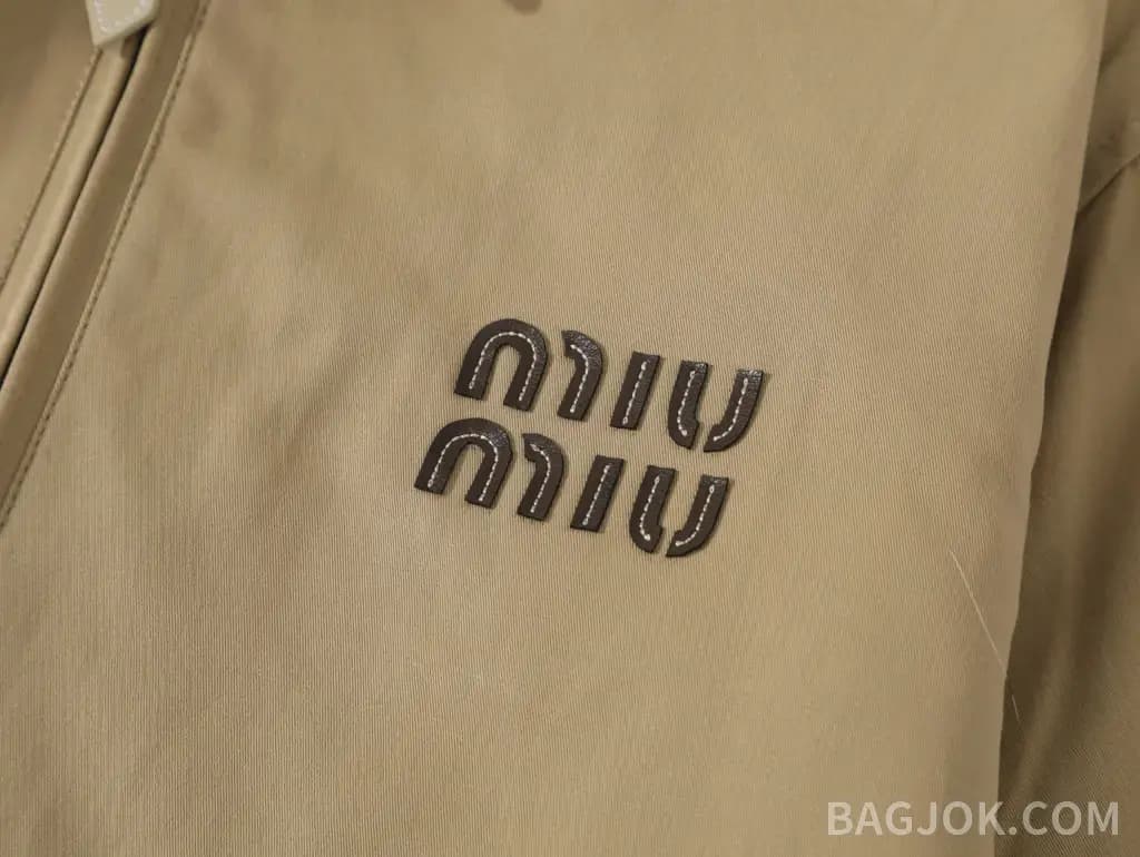 미우미우 MIU MIU 가죽 자수 로고 집업 자켓 상세 이미지