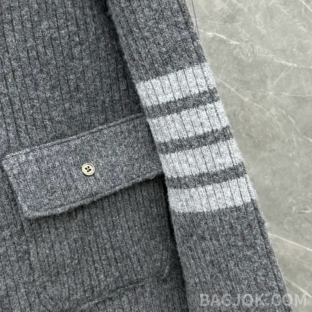 톰브라운 THOM BROWNE 리브드 울 크롭 가디건 상세 이미지