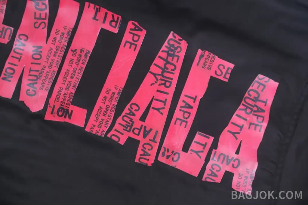 발렌시아가 BALENCIAGA CAUTION TAPE 그래픽 후드 자켓 상세 이미지