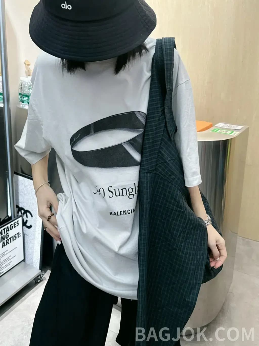 발렌시아가 BALENCIAGA 360 Sunglasses 오버사이즈 티셔츠 상세 이미지