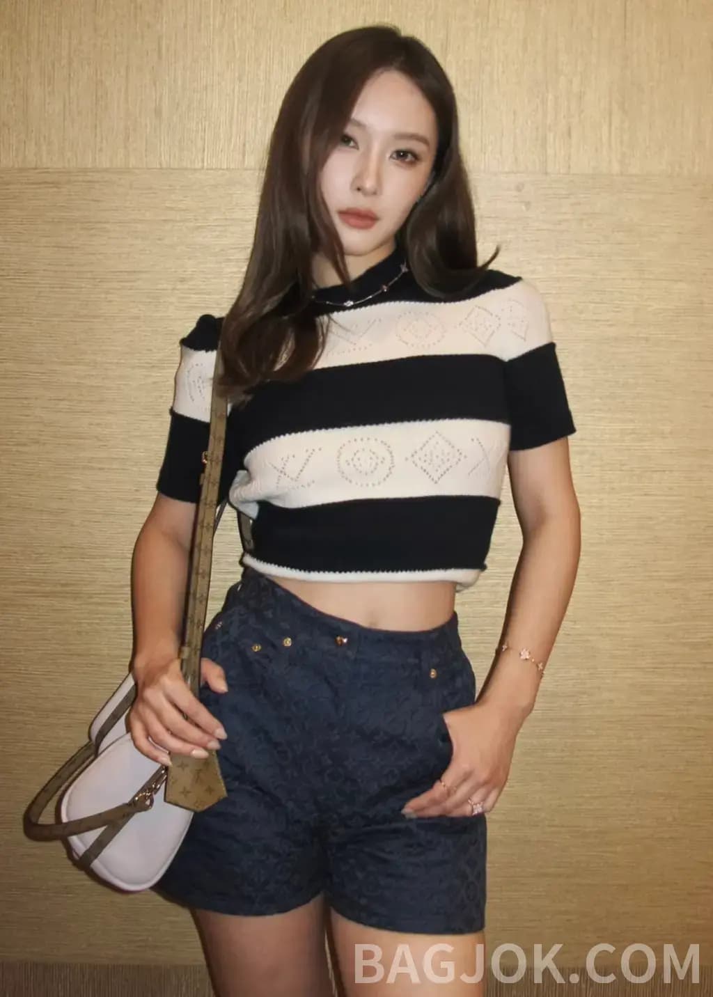 루이비통 LOUIS VUITTON 모노그램 펀칭 니트 스웨터 상세 이미지