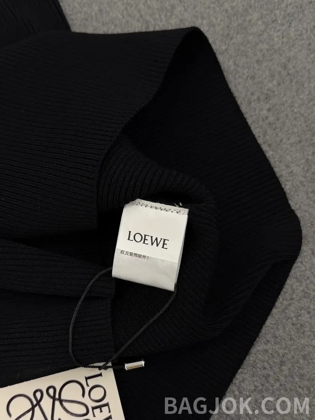 로에베 LOEWE 아나그램 자수 립 탱크탑 상세 이미지