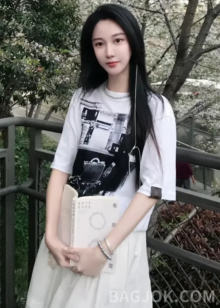 루이비통 LOUIS VUITTON 빈티지 러기지 프린트 오버사이즈 티셔츠 상세 이미지