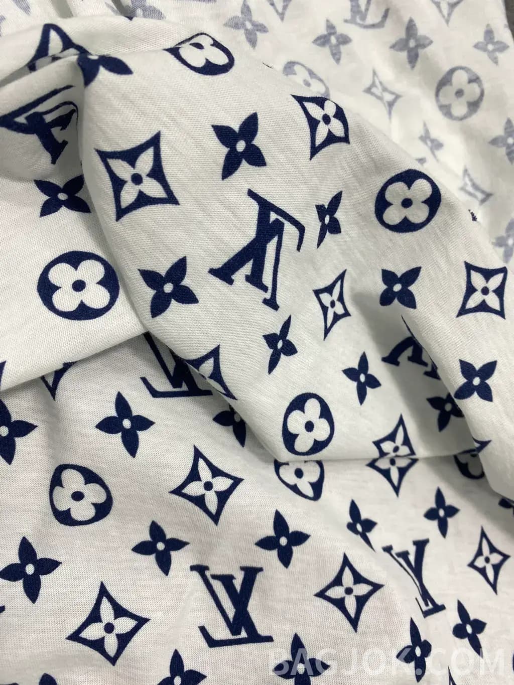 루이비통 LOUIS VUITTON 올오버 모노그램 체인 반팔 티셔츠 상세 이미지