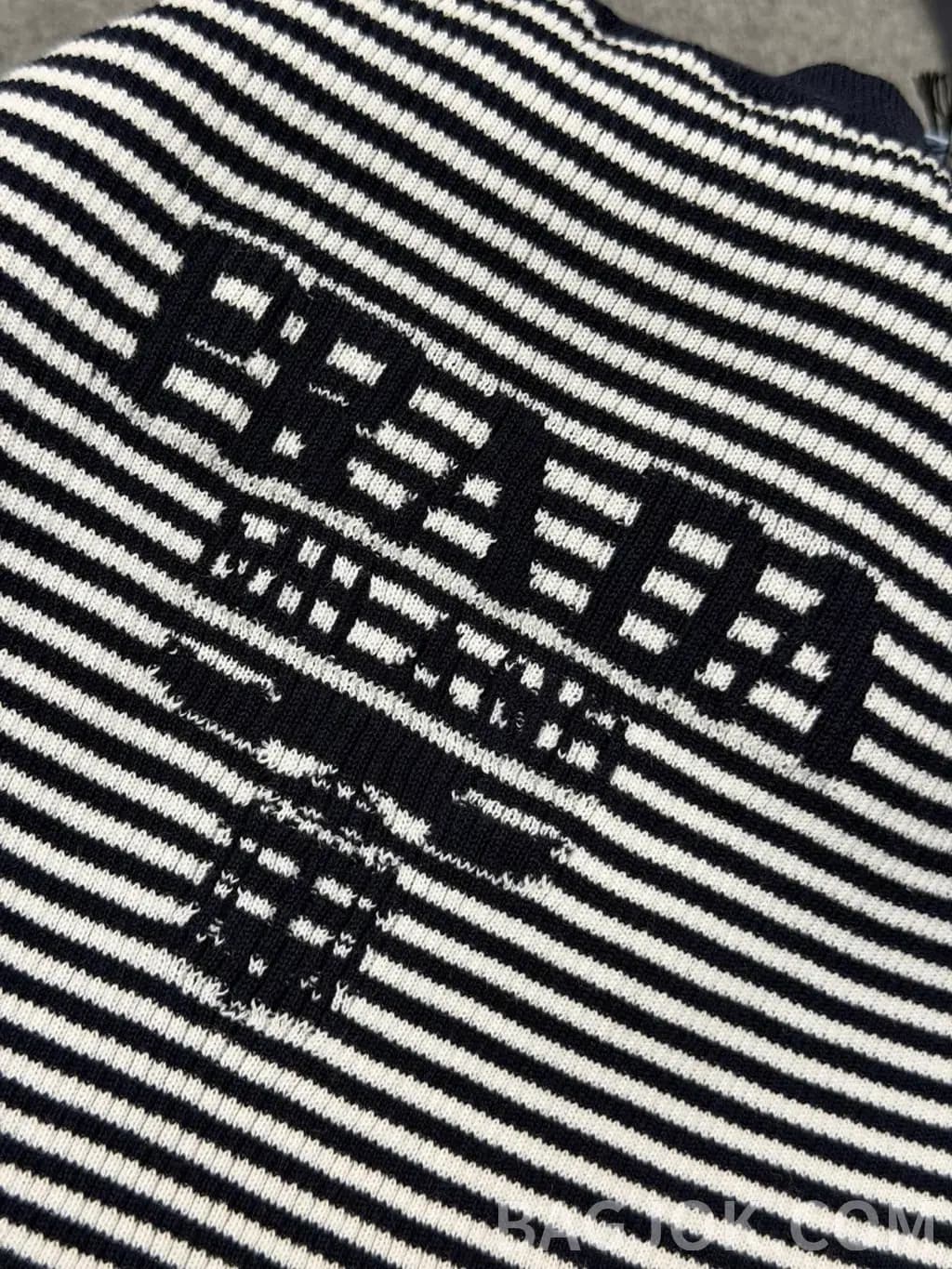 프라다 PRADA 스트라이프 실크 니트 반팔 티셔츠 상세 이미지