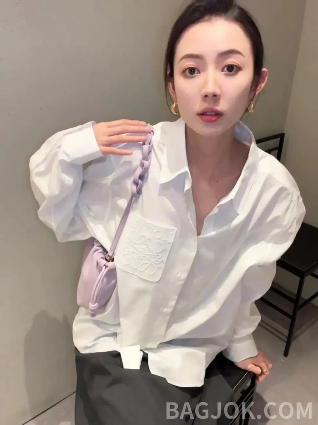 로에베 LOEWE 아나그램 자수 코튼 셔츠 상세 이미지