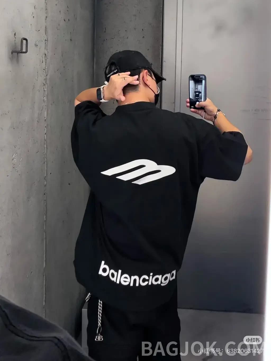 발렌시아가 BALENCIAGA M 로고 오버핏 크루넥 반팔 티셔츠 상세 이미지