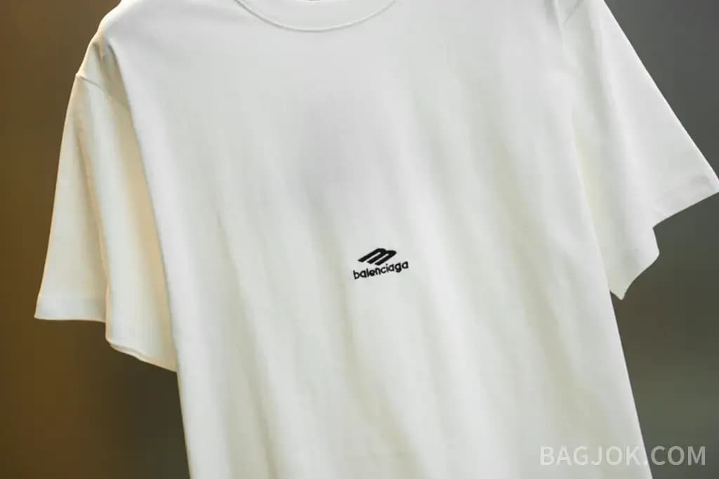 발렌시아가 BALENCIAGA M 로고 오버핏 크루넥 반팔 티셔츠 상세 이미지