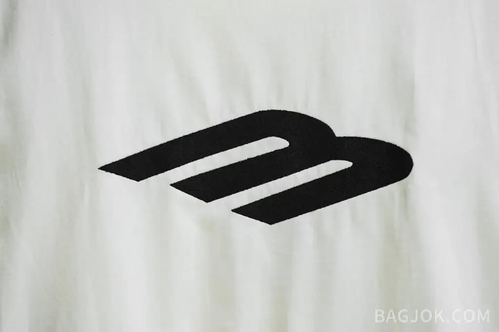 발렌시아가 BALENCIAGA M 로고 오버핏 크루넥 반팔 티셔츠 상세 이미지