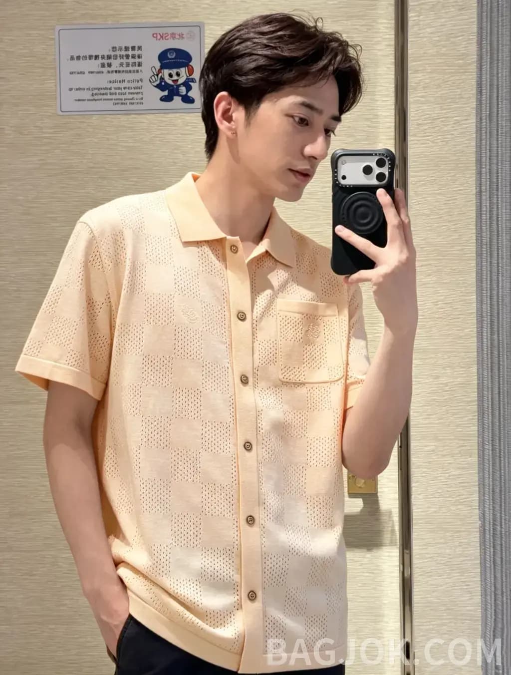 루이비통 LOUIS VUITTON 체크 오픈워크 니트 반팔 폴로 셔츠 상세 이미지
