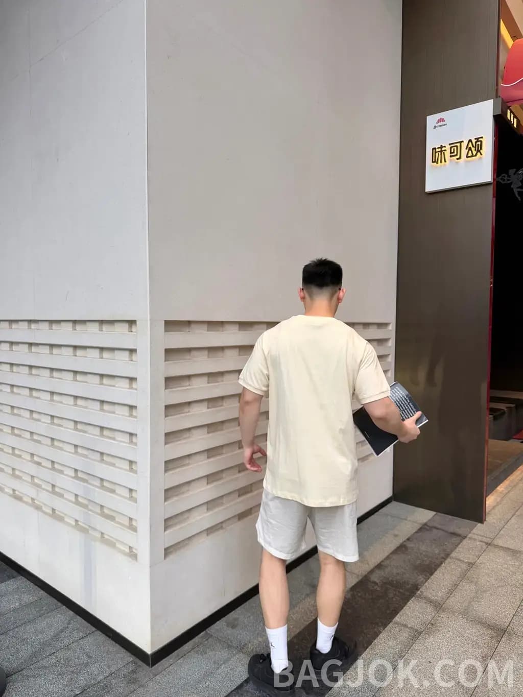 로에베 LOEWE 아나그램 자수 코튼 티셔츠 상세 이미지