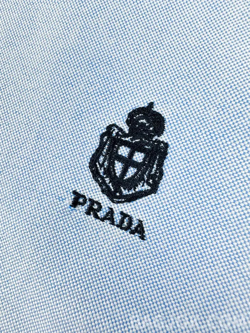 프라다 PRADA 실드 엠블럼 옥스퍼드 셔츠 상세 이미지