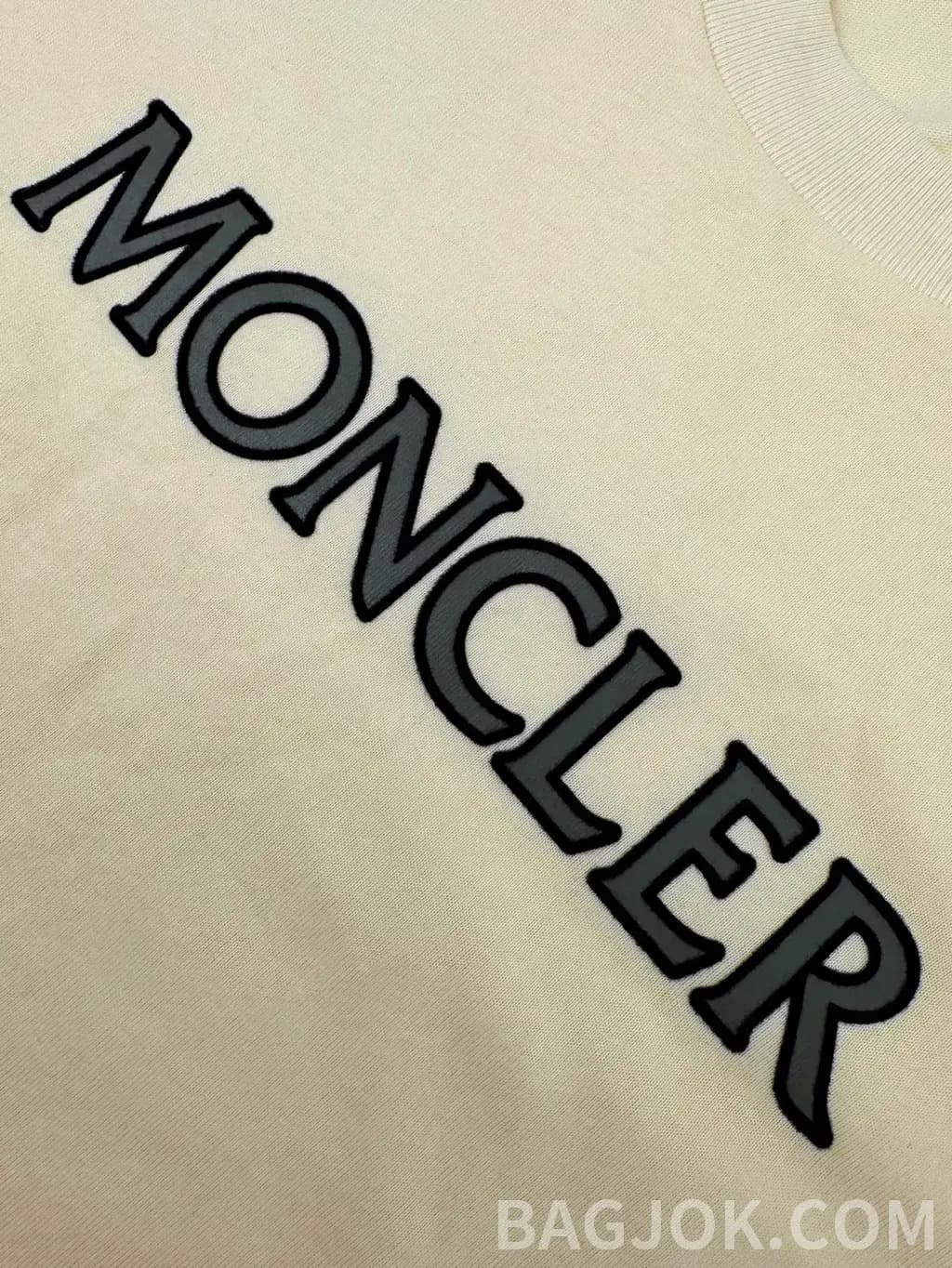 몽클레어 MONCLER 시그니처 로고 반팔 티셔츠 상세 이미지