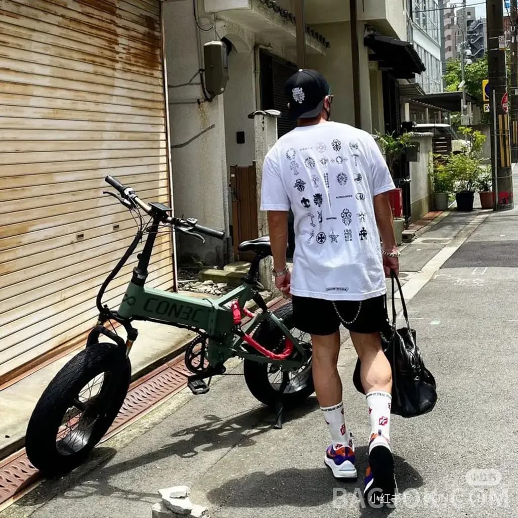 크롬하츠 CHROME HEARTS 올오버 프린트 그래픽 반팔 티셔츠 상세 이미지