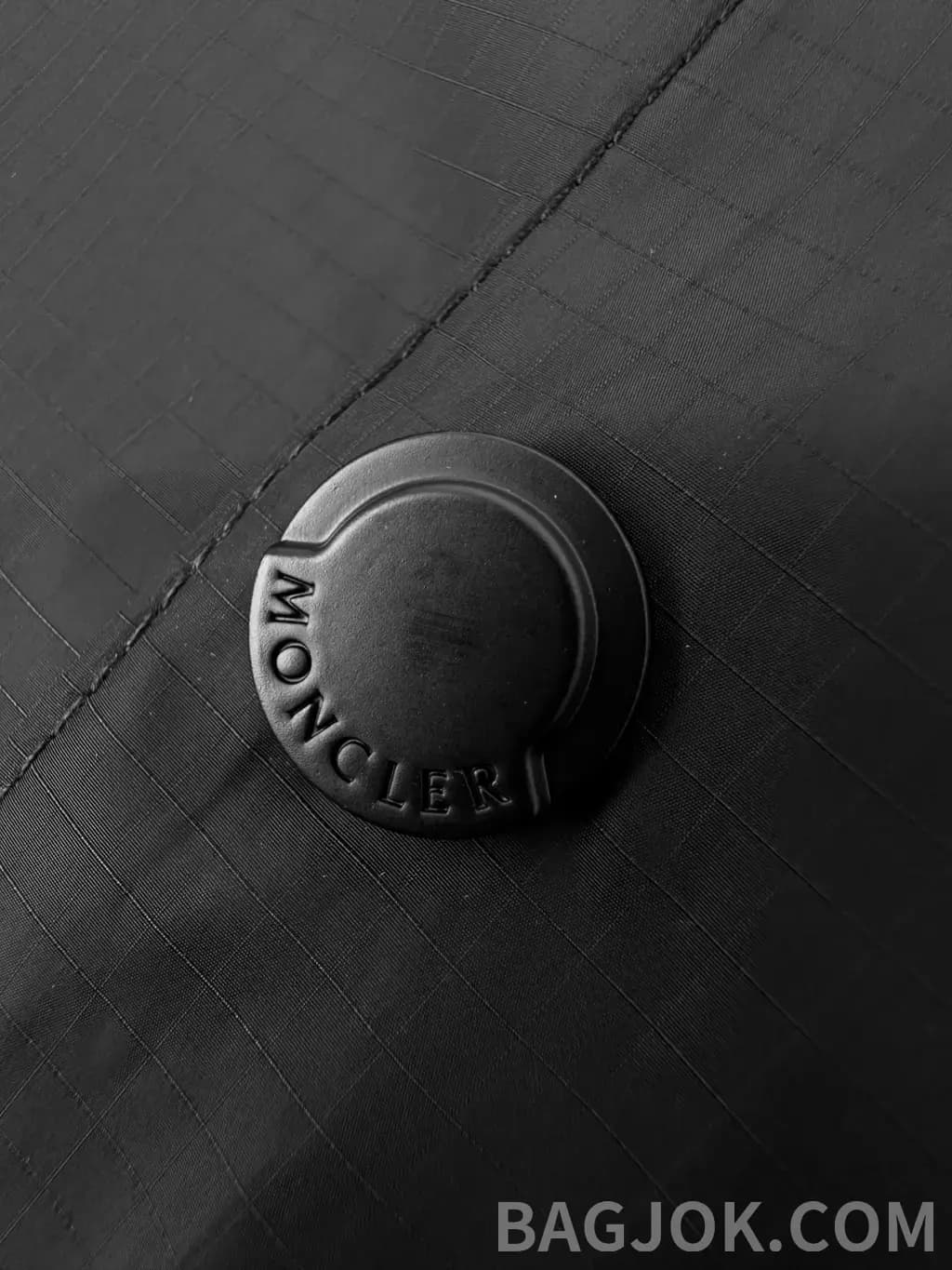 몽클레어 MONCLER 테크니컬 유틸리티 반팔 셔츠 상세 이미지
