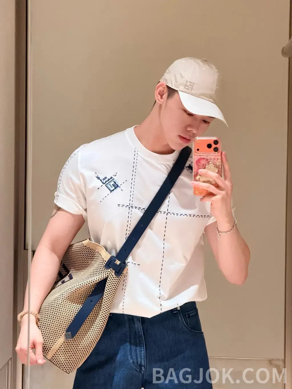 펜디 FENDI FF 체크 자수 오버 티셔츠 상세 이미지
