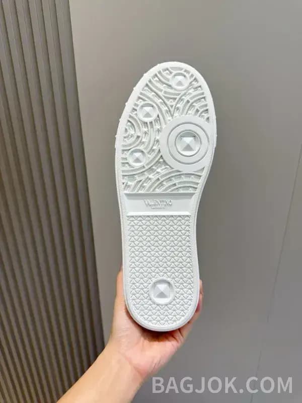 발렌티노 발렌티노 업빌리지 로우탑 스니커즈 상세 이미지